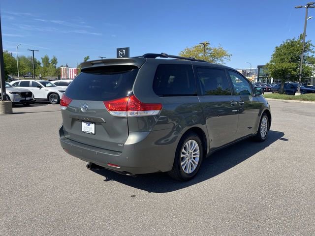 Used 2011 Toyota Sienna XLE w/ Premium Pkg FWD image 5