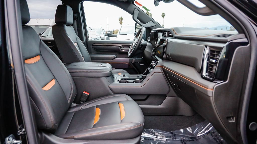 Used 2025 GMC Sierra 2500 AT4 image 17