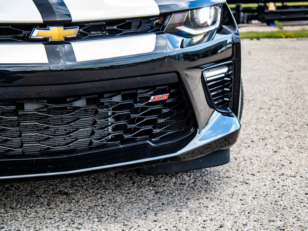 Used 2016 Chevrolet Camaro SS RWD image 9