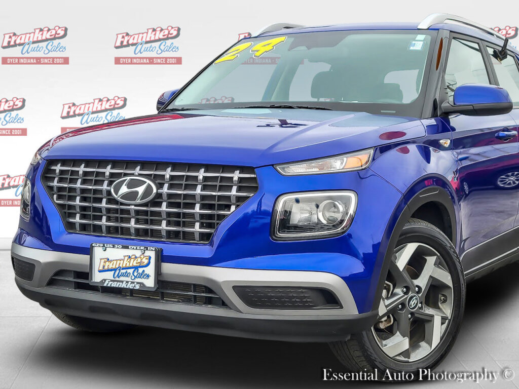 Used 2024 Hyundai Venue SEL image 2