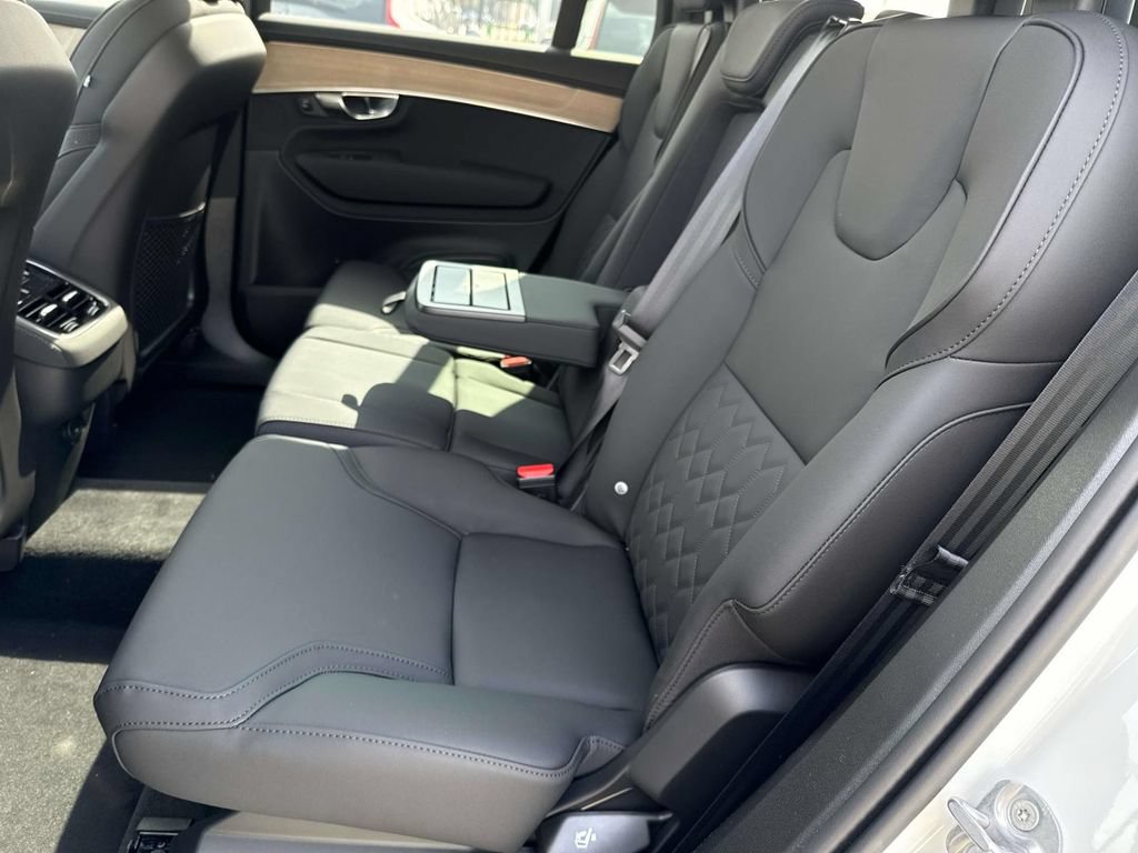 New 2026 Volvo XC90 B6 Plus w/ Protection Package Premier AWD/4WD image 15