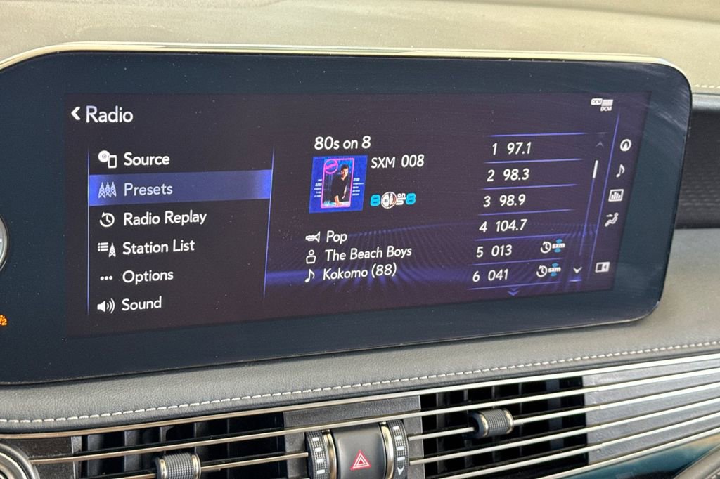 Used 2022 Lexus LS 500 w/ Interior Upgrade Package RWD image 21