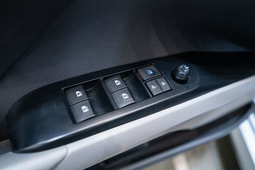 Used 2019 Toyota Camry LE FWD image 20