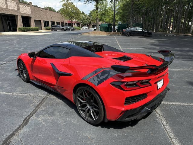 Used 2024 Chevrolet Corvette Z06 w/ Z07 Performance Package RWD image 17