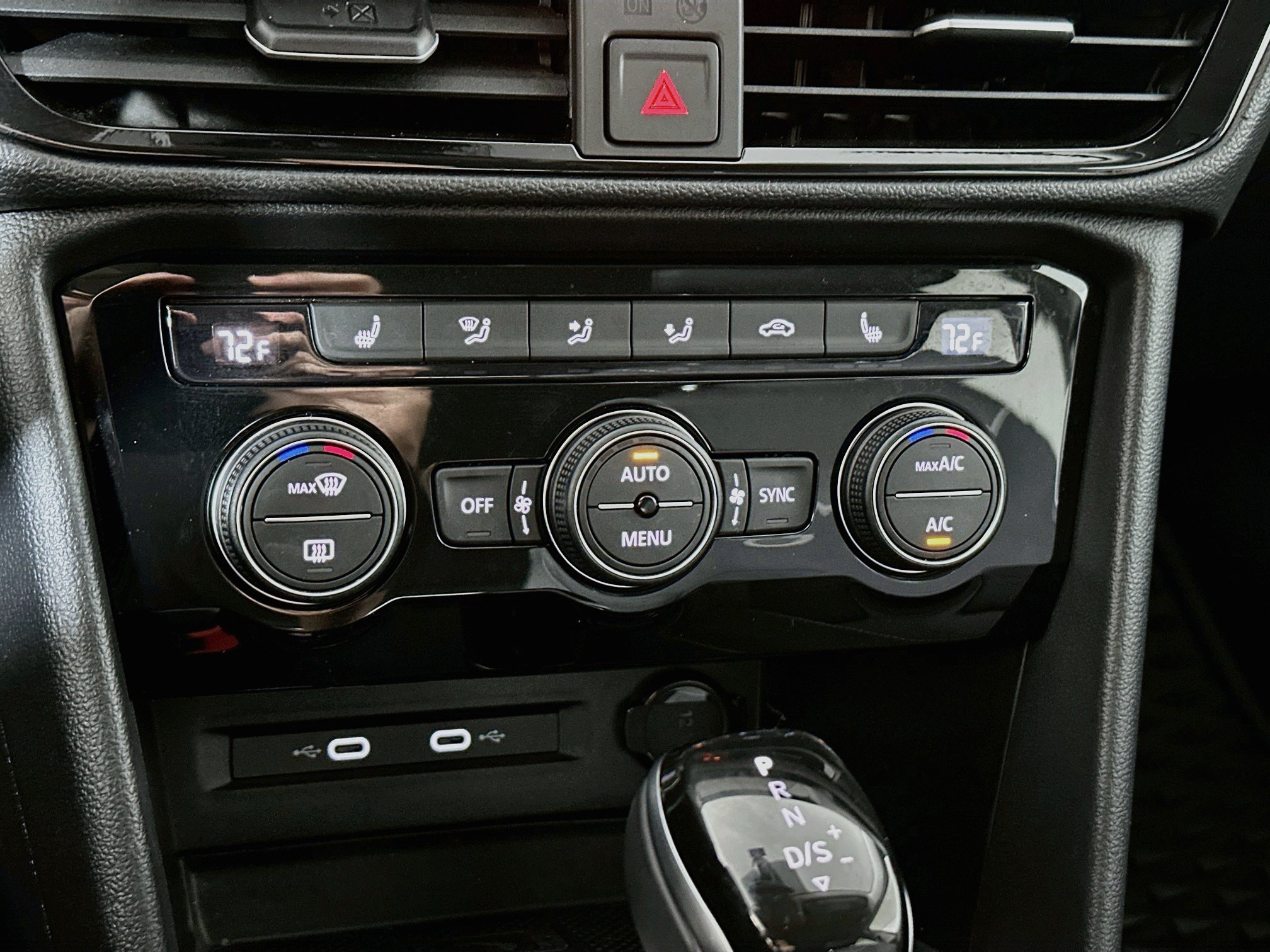 Certified 2024 Volkswagen Taos SE AWD/4WD image 15