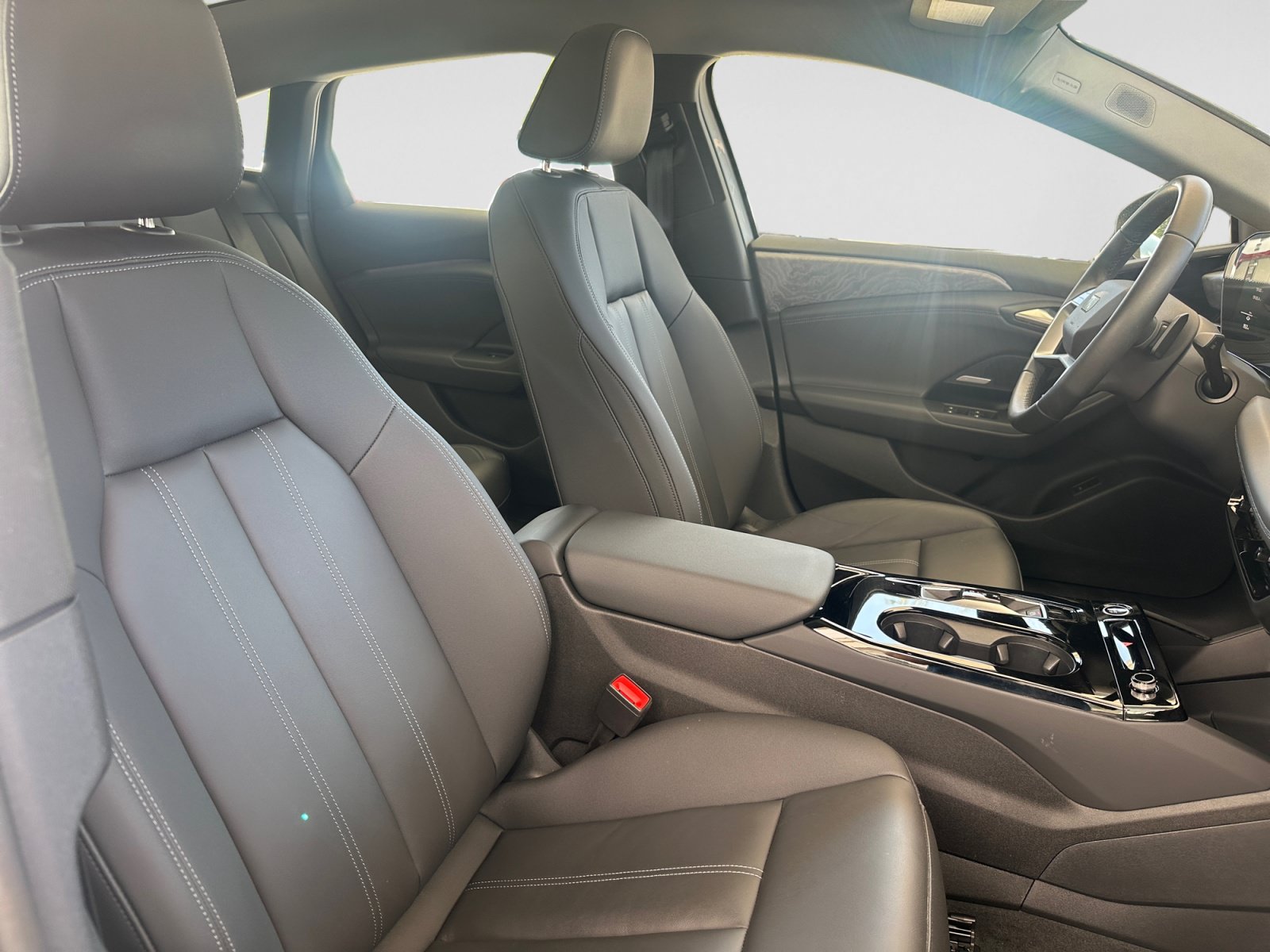 Used 2025 Audi A6 e-tron Premium Plus w/ Premium Plus RWD image 16