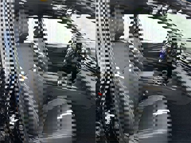 Used 2025 Toyota Camry SE image 30