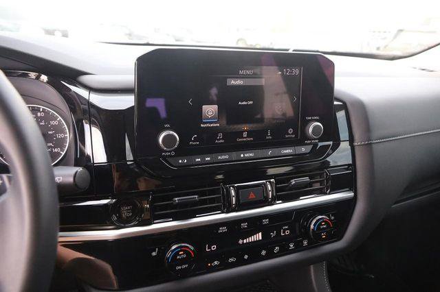 Used 2025 Nissan Pathfinder SV image 17