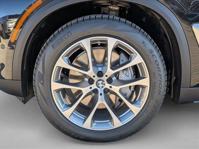 New 2026 BMW X5 xDrive50e image 10
