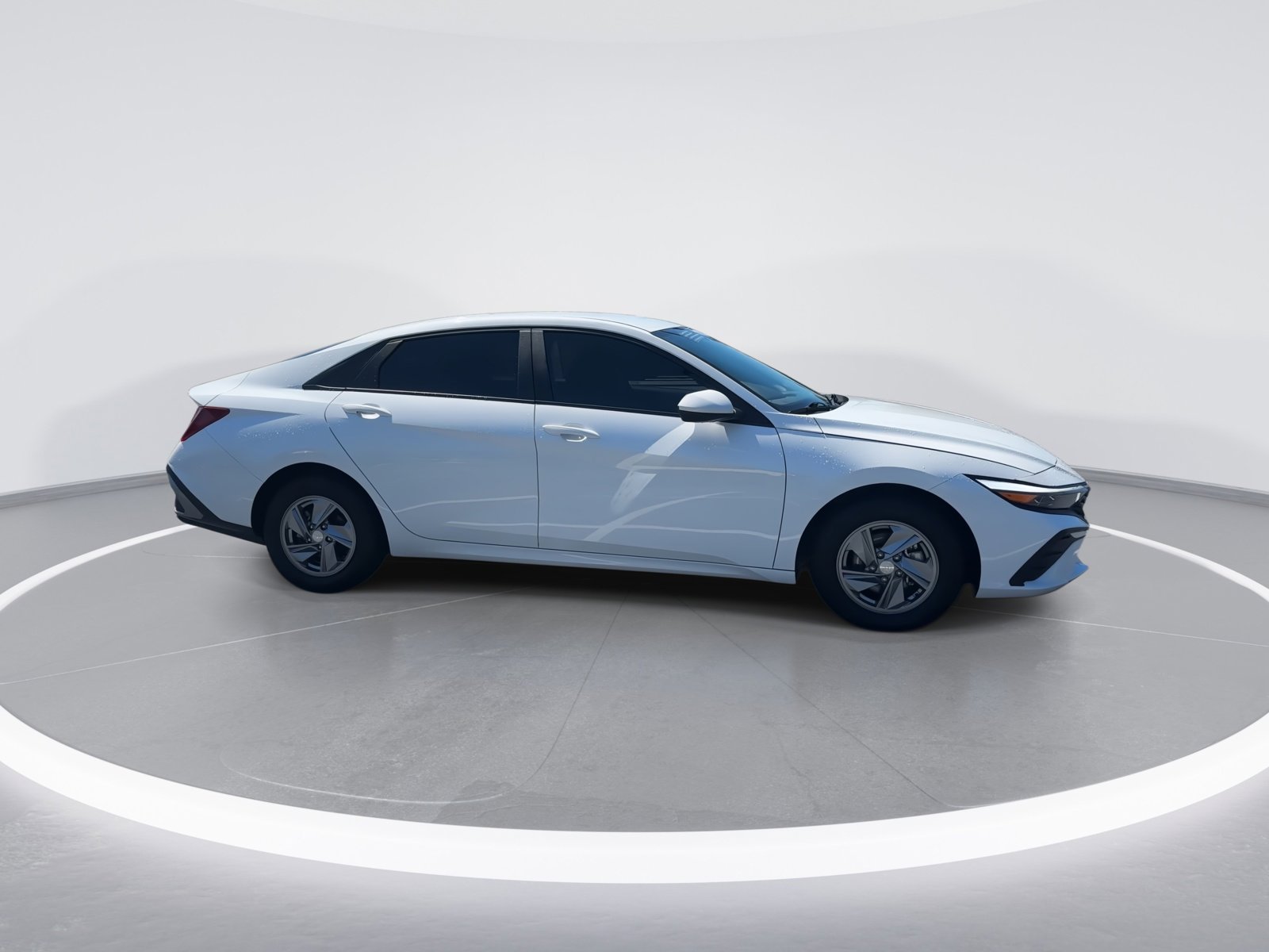 Used 2025 Hyundai Elantra SE FWD image 10