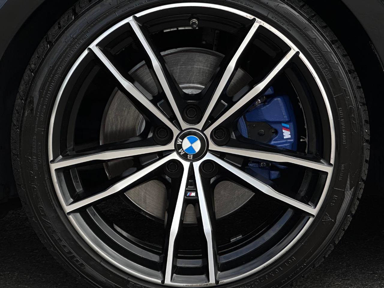 Used 2021 BMW 330i Sedan w/ M Sport Package RWD image 4