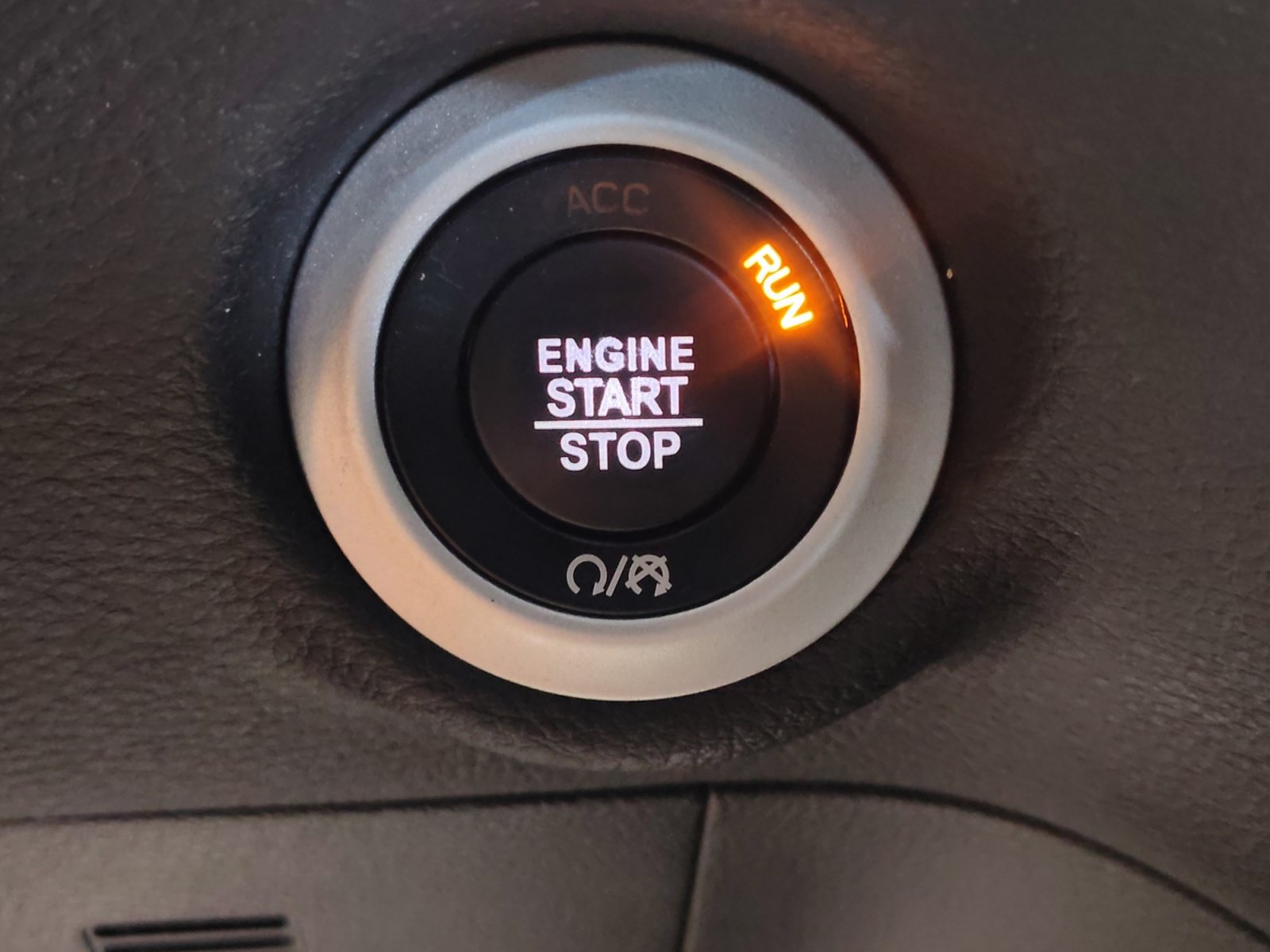 Used 2019 Chrysler Pacifica Limited w/ Advanced Safetytec Group FWD image 36