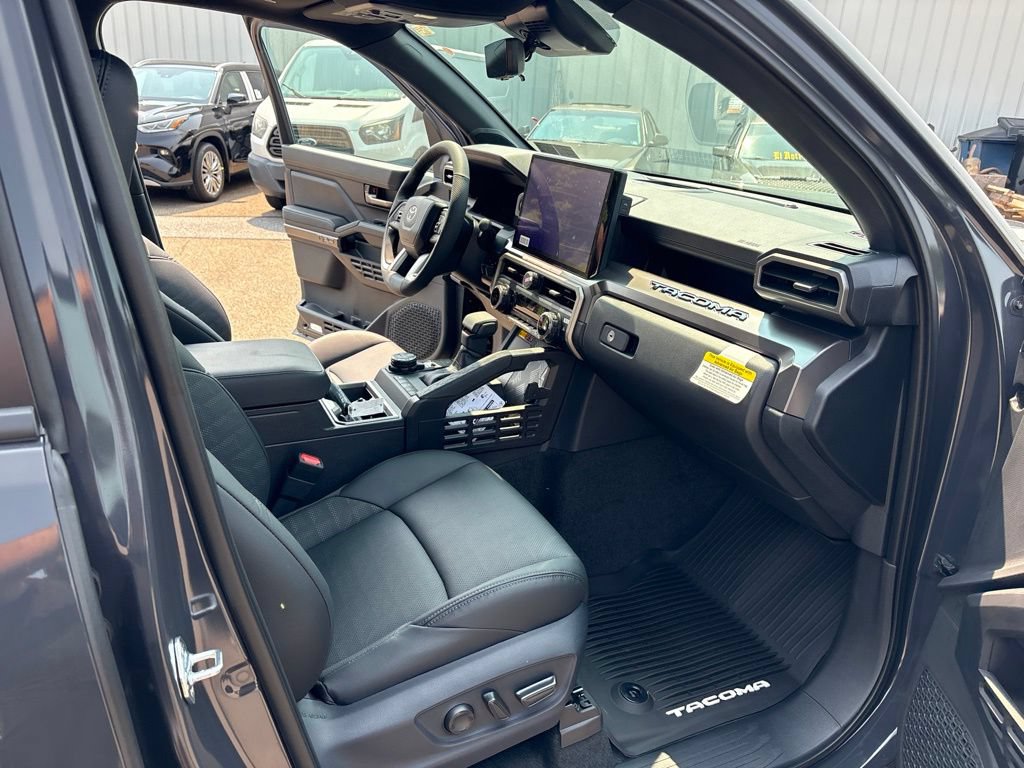 Used 2026 Toyota Tacoma 4x4 Double Cab image 18