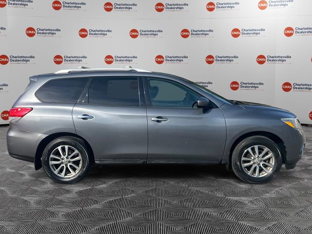 Used 2016 Nissan Pathfinder SV image 6