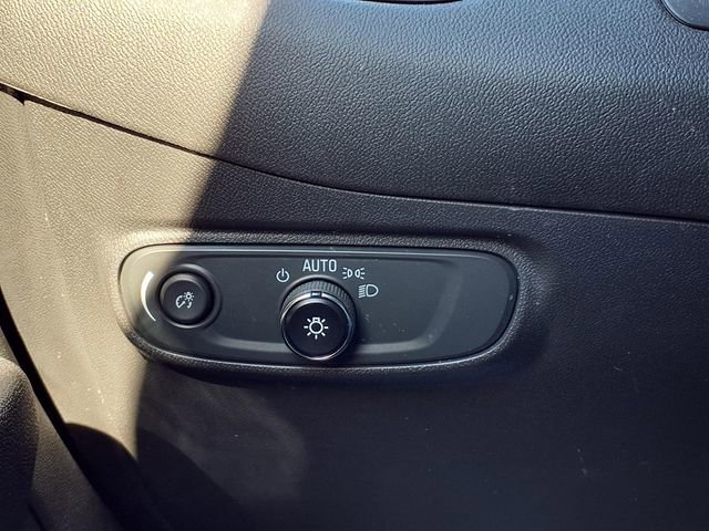 Used 2023 Chevrolet Equinox LT image 18