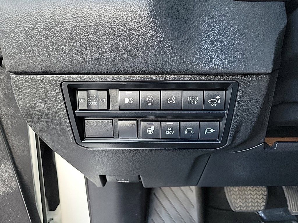 Used 2023 Toyota Tundra Limited AWD/4WD image 30