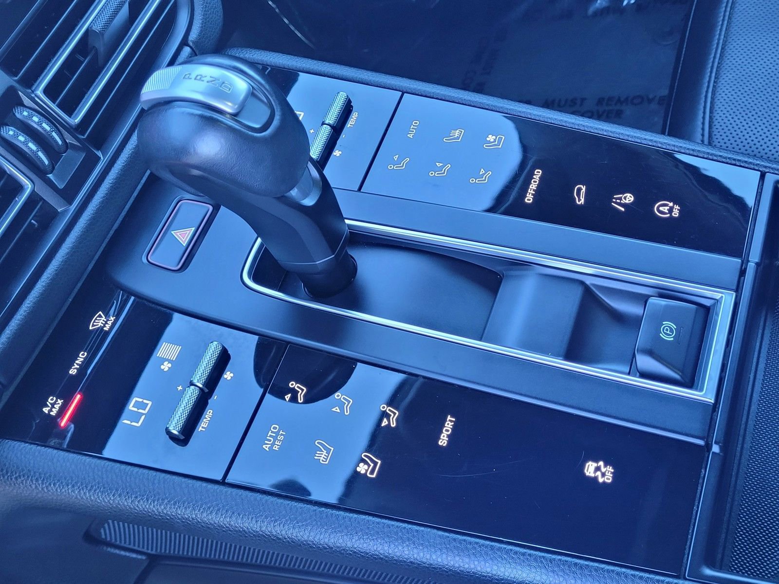 Used 2024 Porsche Macan image 20