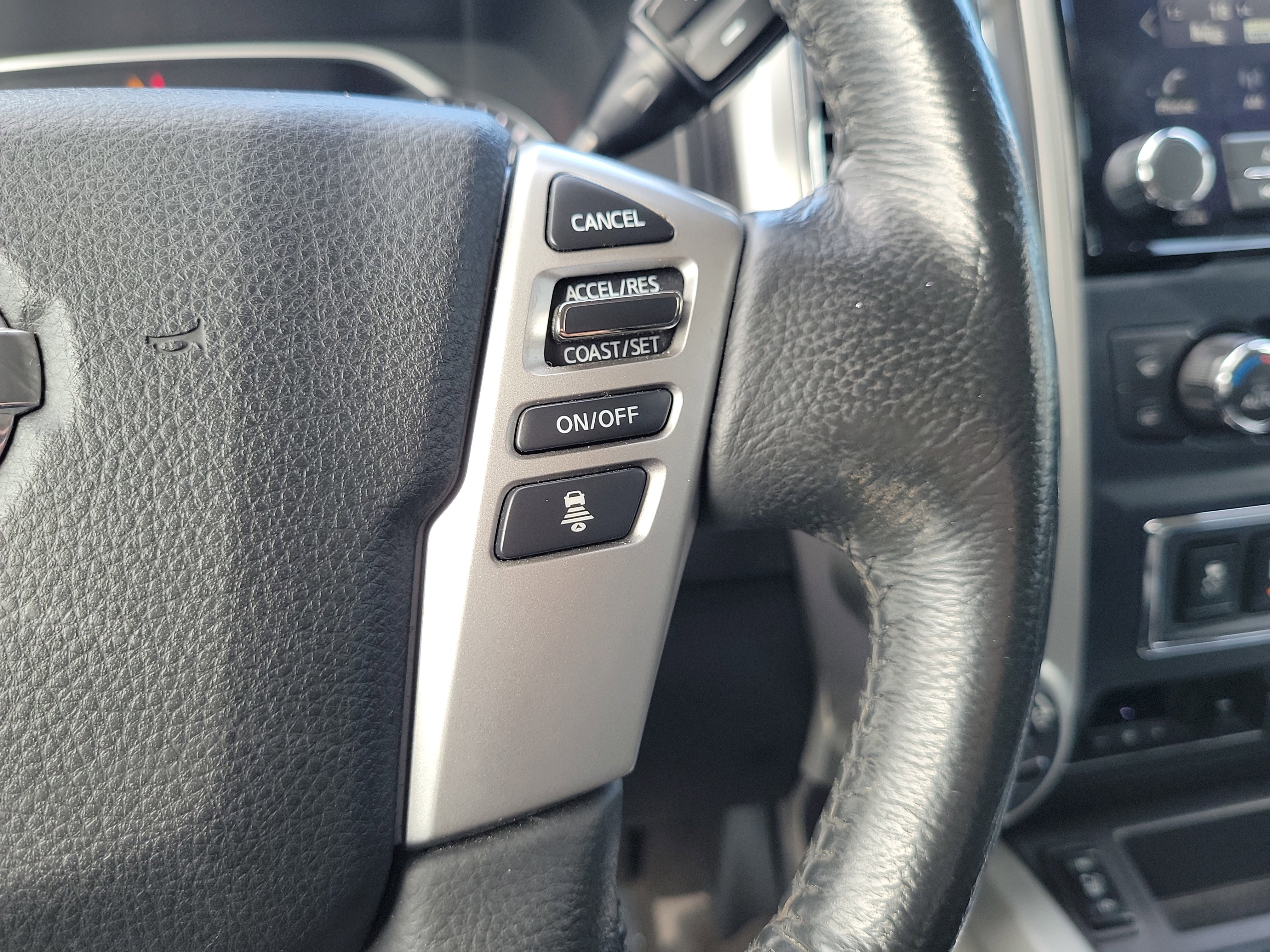 Used 2021 Nissan Titan SV w/ SV Convenience Package AWD/4WD image 19