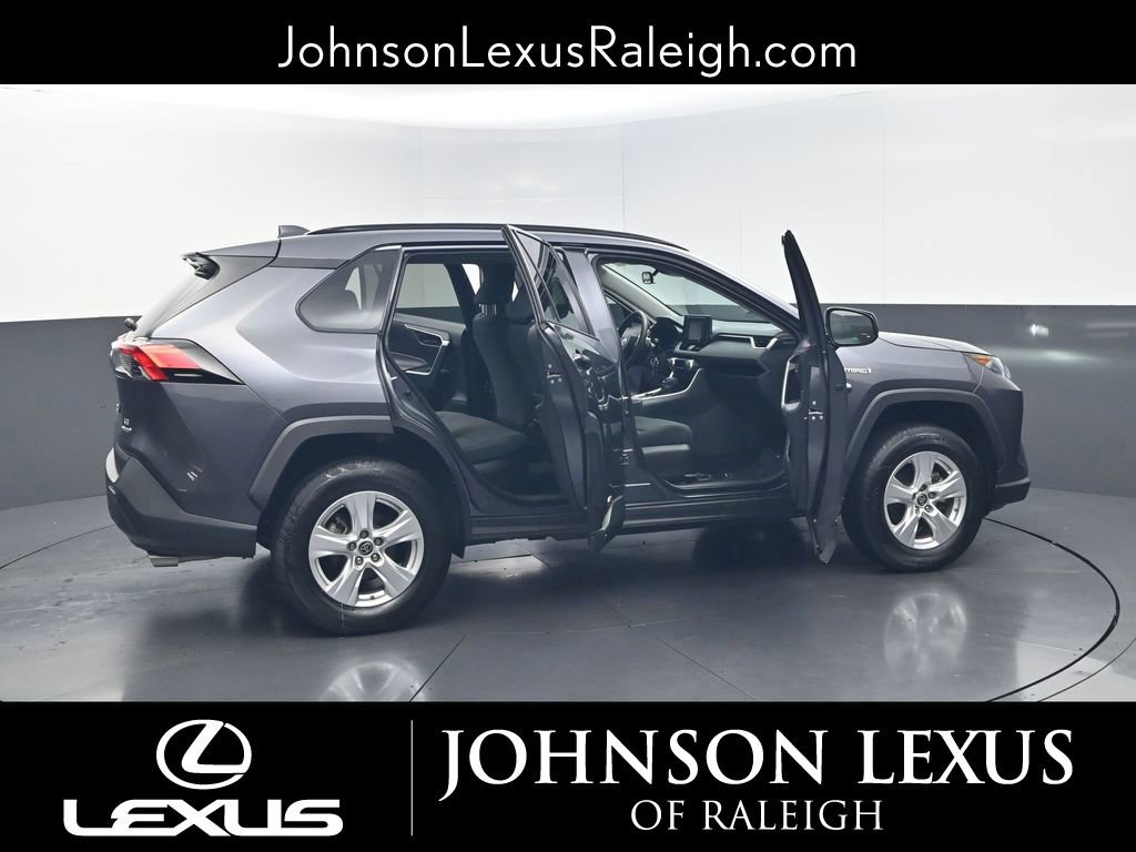 Used 2021 Toyota RAV4 LE AWD/4WD image 33