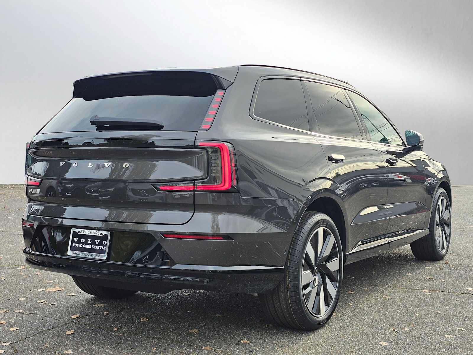 New 2025 Volvo EX90 Plus w/ Protection Package Premier AWD/4WD image 7