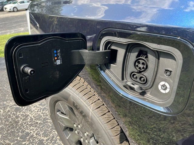 New 2025 Ford F150 Lightning Lariat image 33