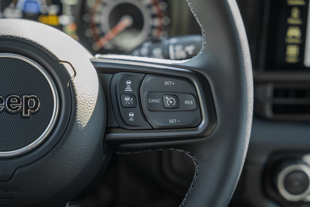 New 2025 Jeep Wrangler Unlimited Rubicon w/ Convenience Group AWD/4WD image 27