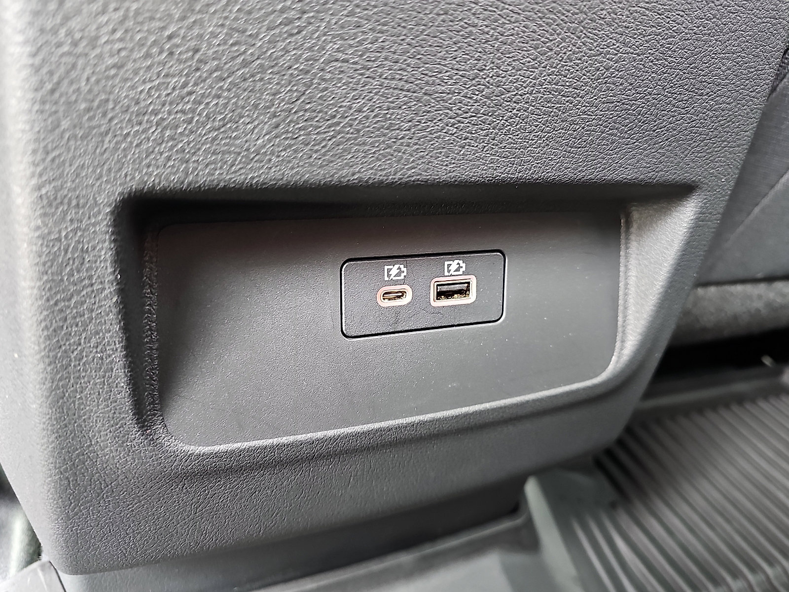 Certified 2024 Nissan Frontier SV w/ Technology Package image 11