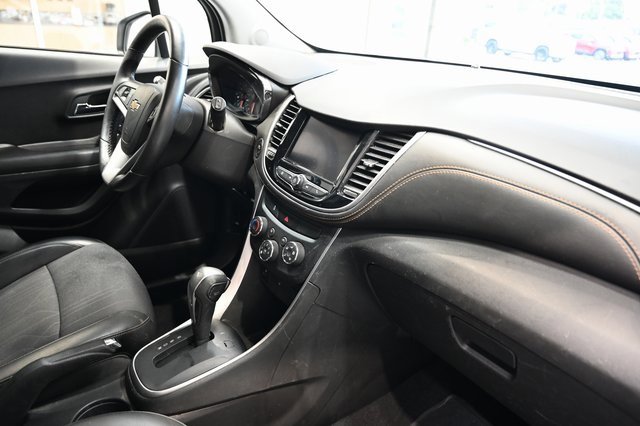 Used 2022 Chevrolet Trax LT w/ Sport Edition image 13