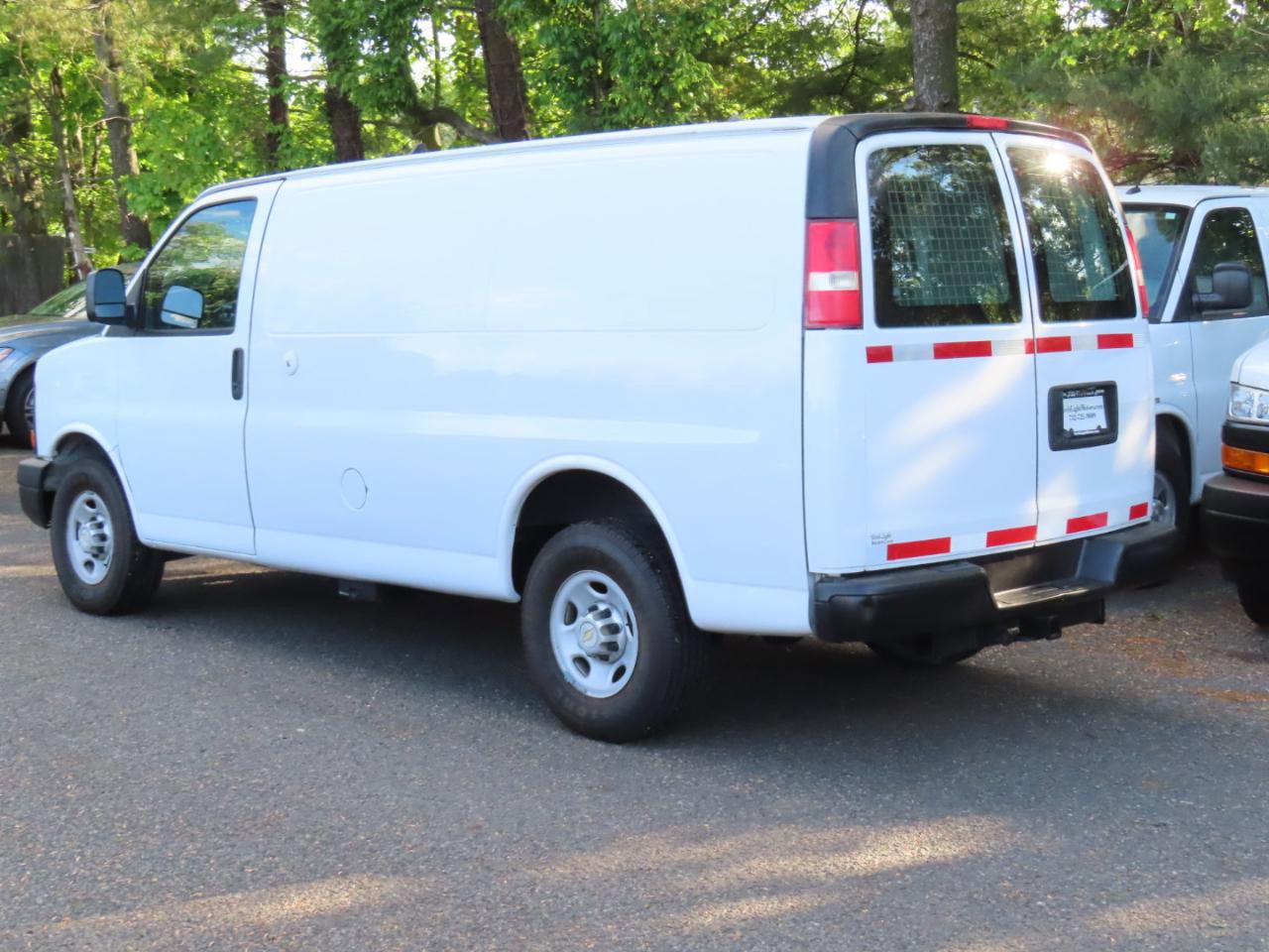 Used 2013 Chevrolet Express 2500 RWD image 2
