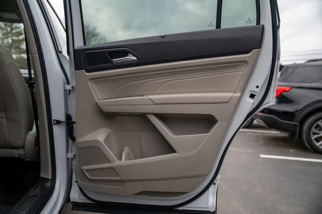 Used 2022 Volkswagen Atlas SE w/ Panoramic Sunroof Package image 14