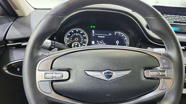 Used 2025 Genesis GV70 2.5T AWD/4WD image 14
