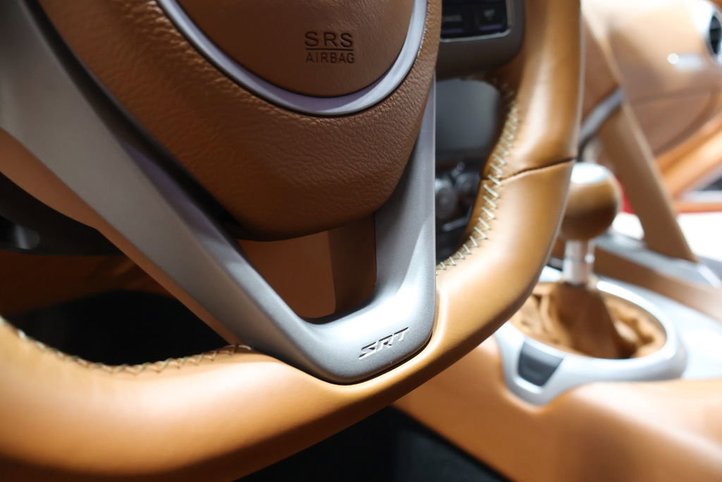 Used 2013 SRT Viper GTS w/ GTS Laguna Interior Pkg image 66