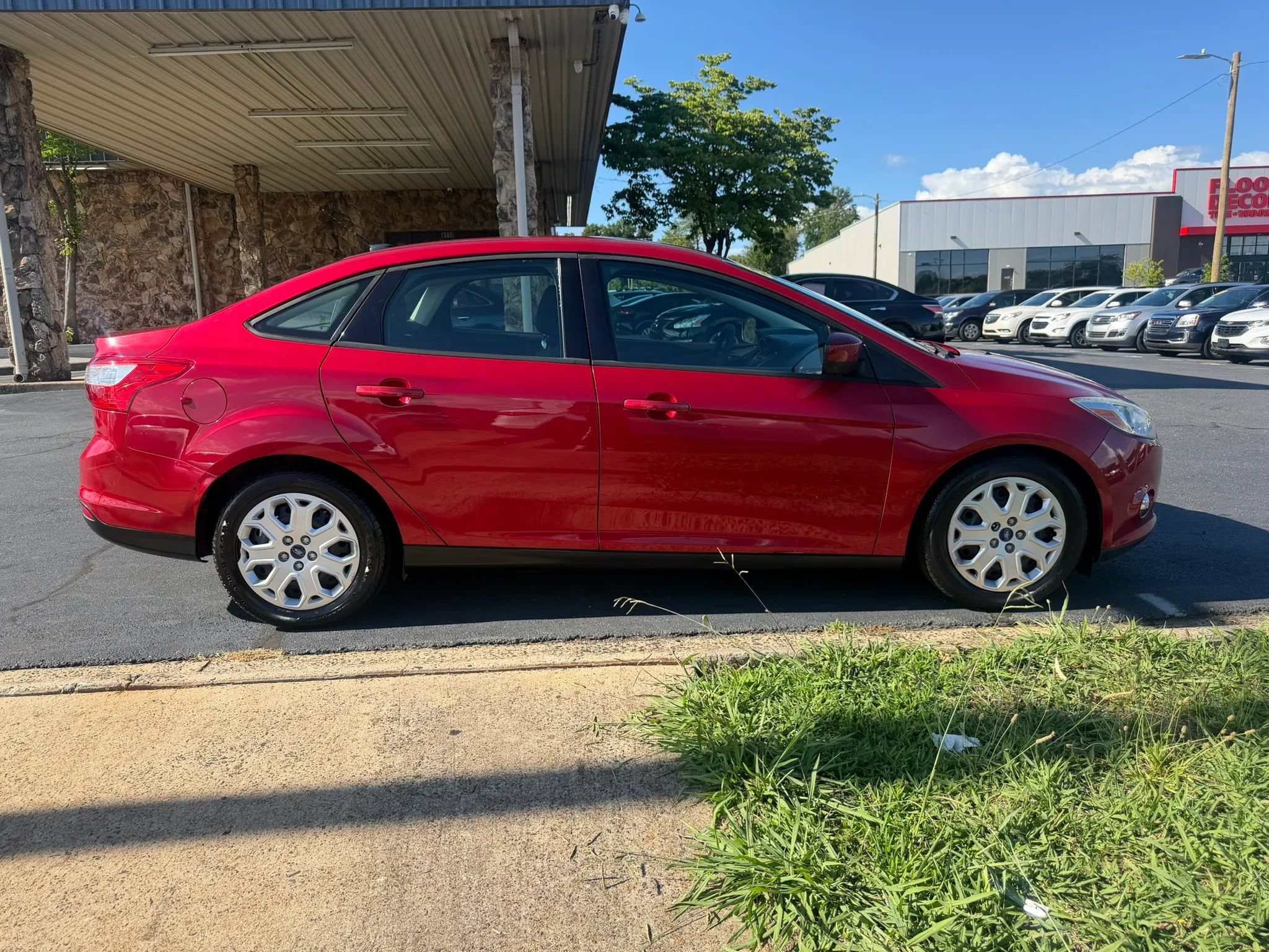 Used 2012 Ford Focus SE FWD image 8
