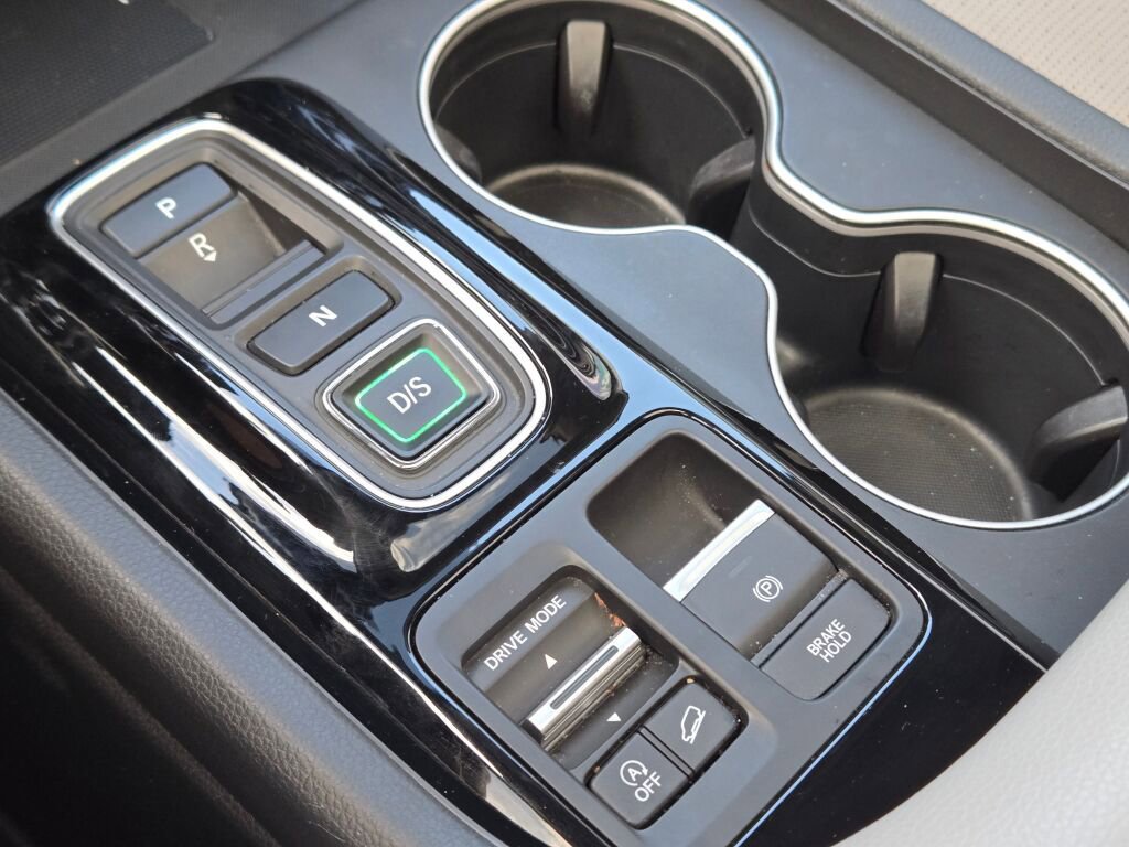 Used 2025 Honda Pilot Elite image 34