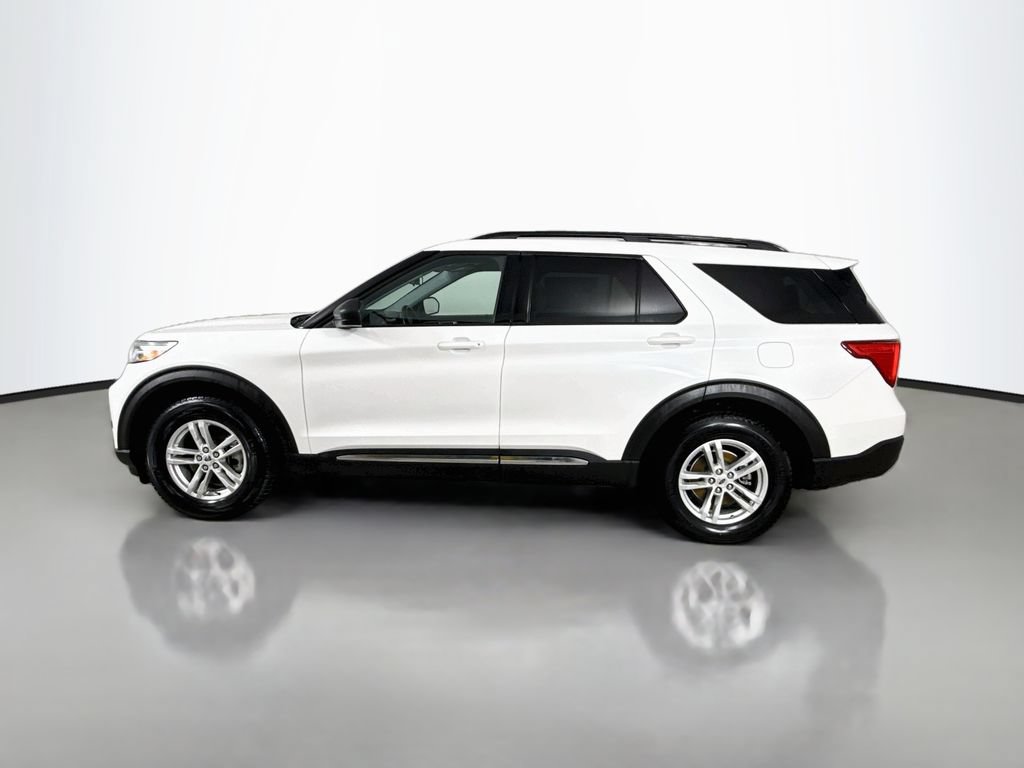 Used 2021 Ford Explorer XLT w/ Equipment Group 202A AWD/4WD image 4