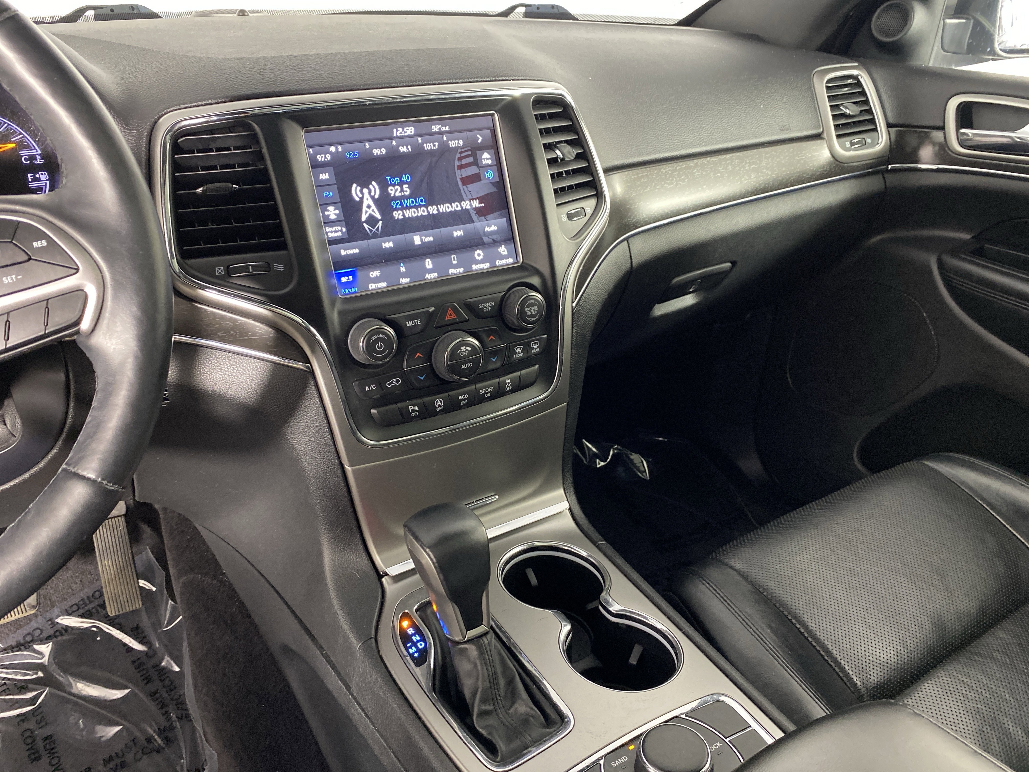 Used 2018 Jeep Grand Cherokee Limited w/ Luxury Group II image 30