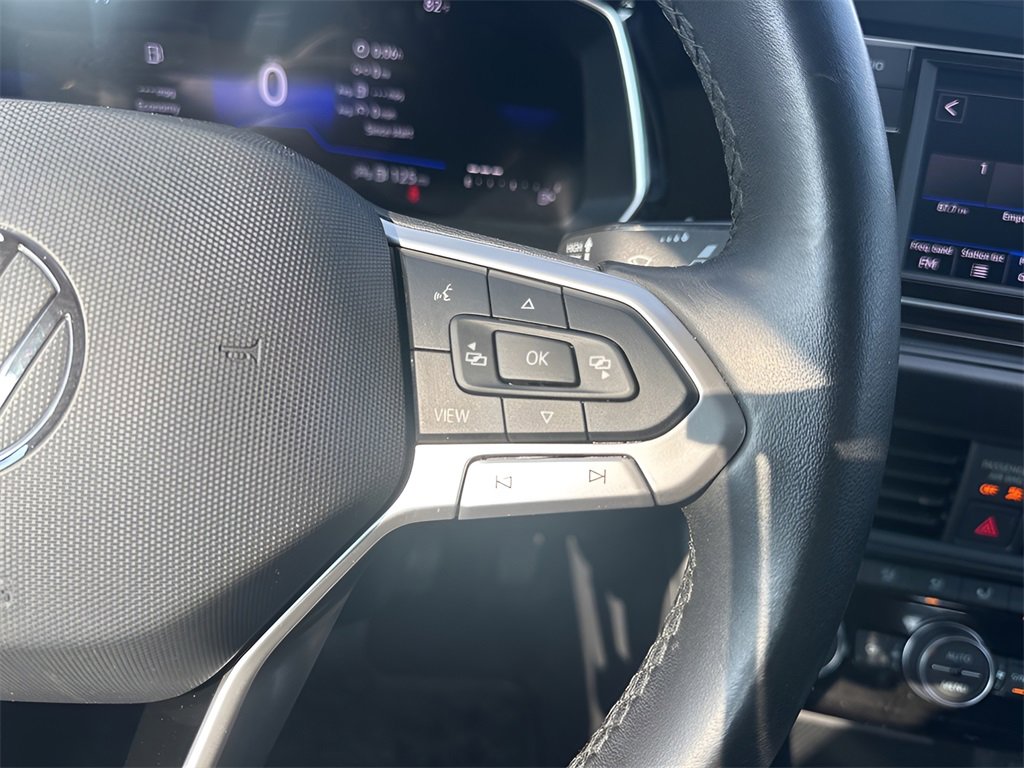 Used 2024 Volkswagen Jetta SE image 16