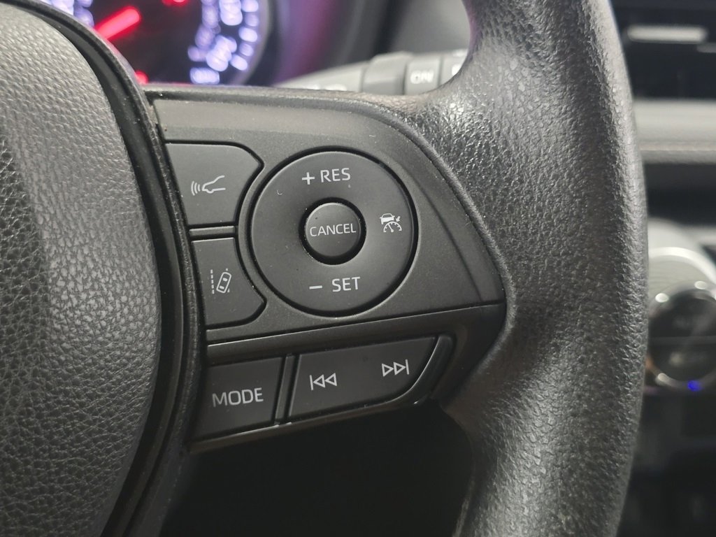 Used 2022 Toyota RAV4 XLE image 30