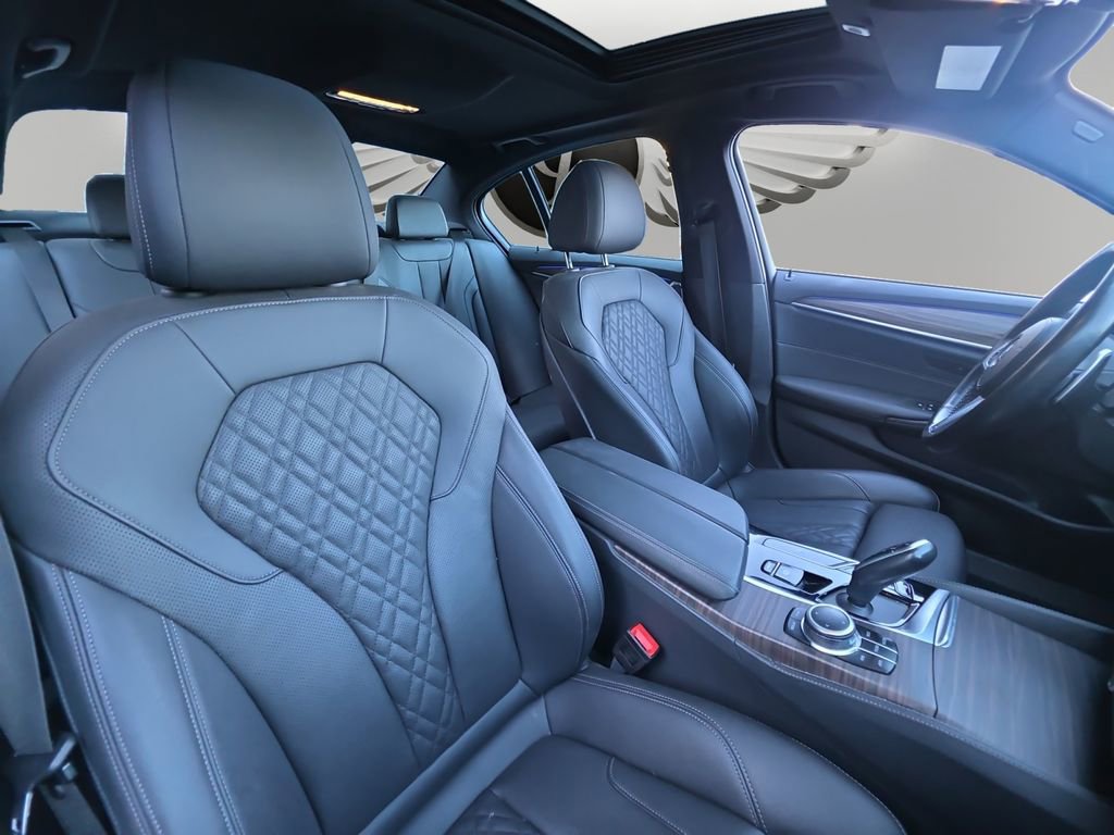 Used 2022 BMW 530i w/ M Sport Package RWD image 11