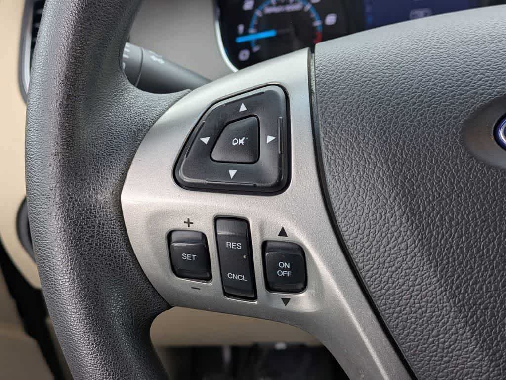 Used 2017 Ford Taurus SE FWD image 22