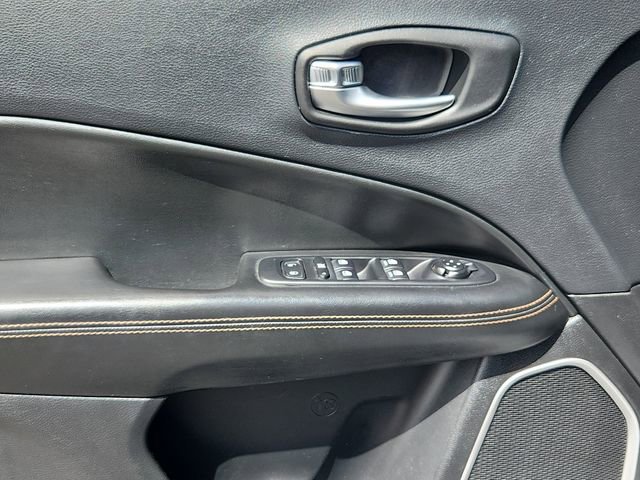Used 2019 Jeep Compass Limited AWD/4WD image 11