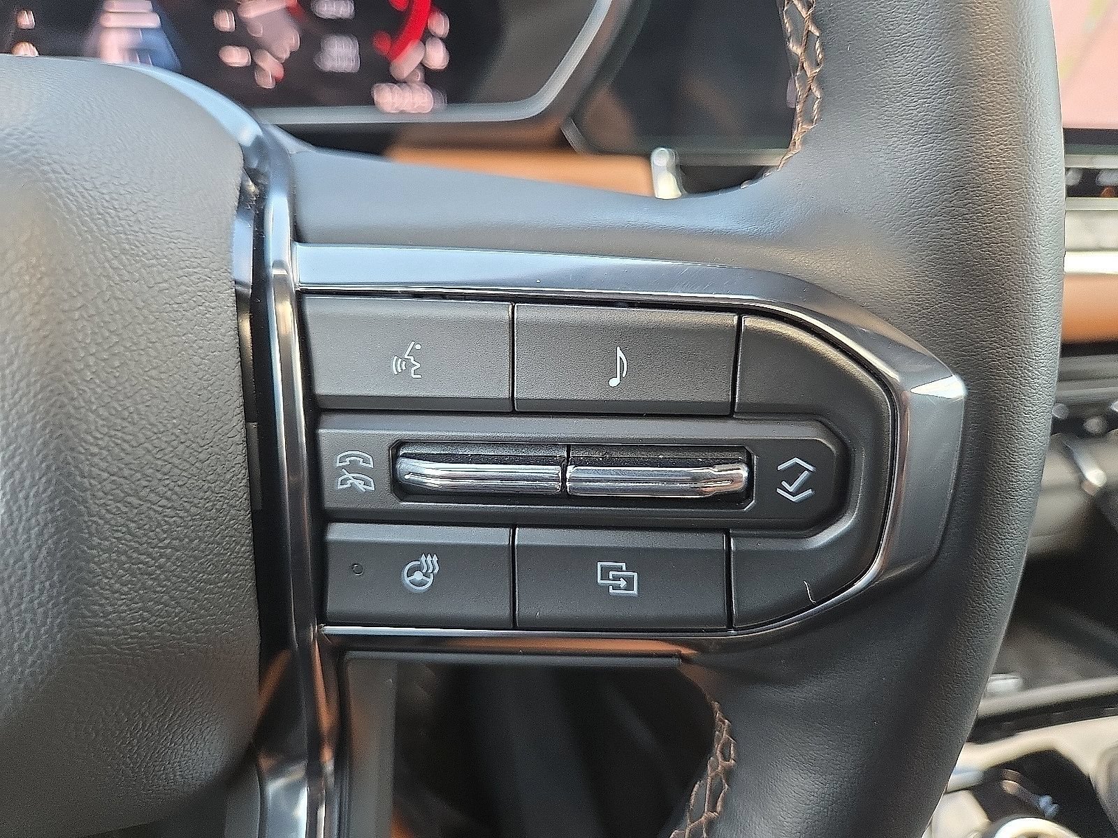 Used 2025 GMC Canyon AT4 w/ Nightfall Edition AWD/4WD image 24