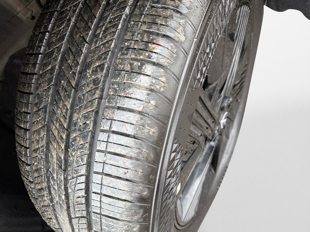 Certified 2025 Nissan Murano SV w/ Cargo Package image 19