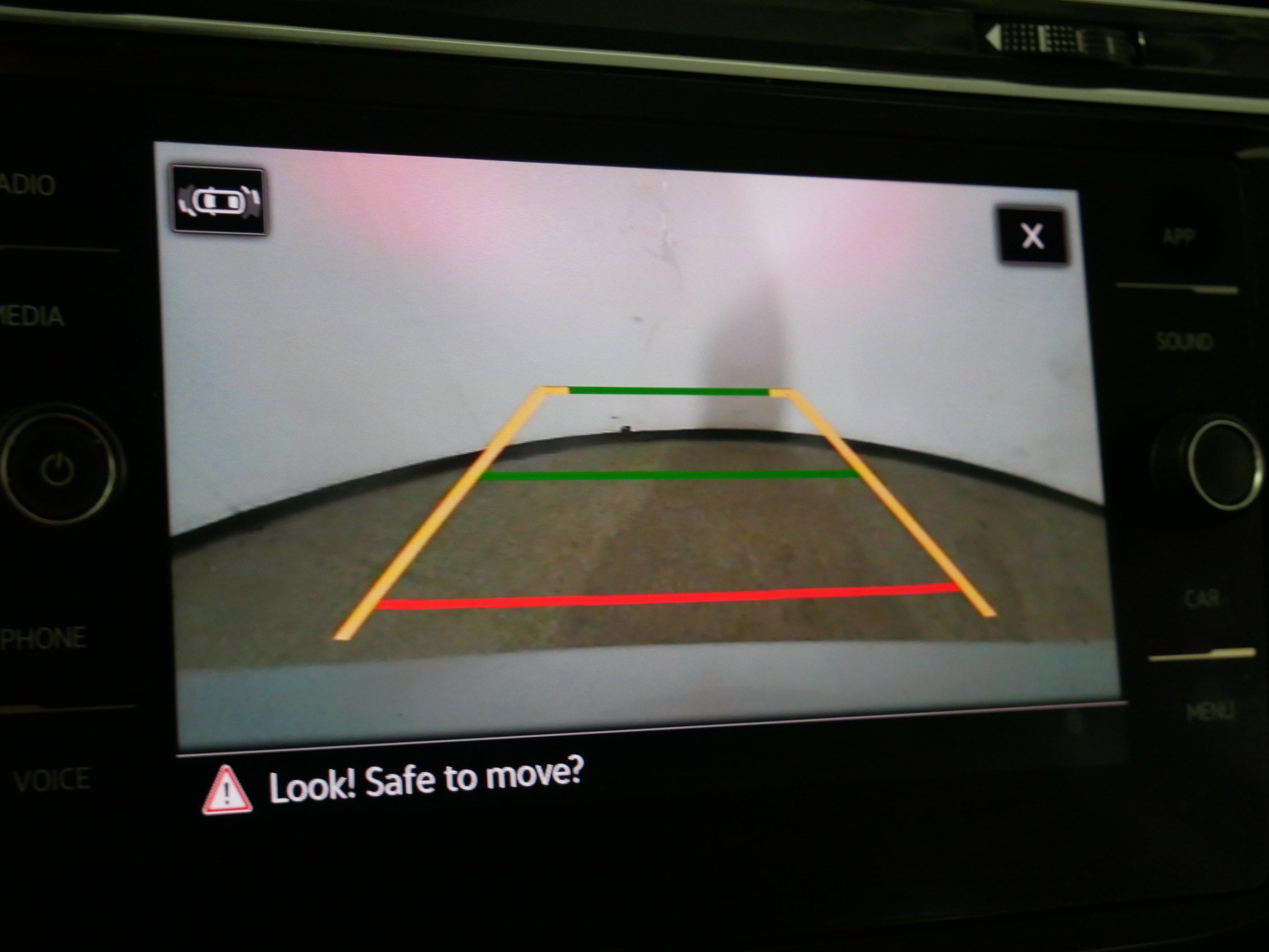 Used 2022 Volkswagen Tiguan SE FWD image 32