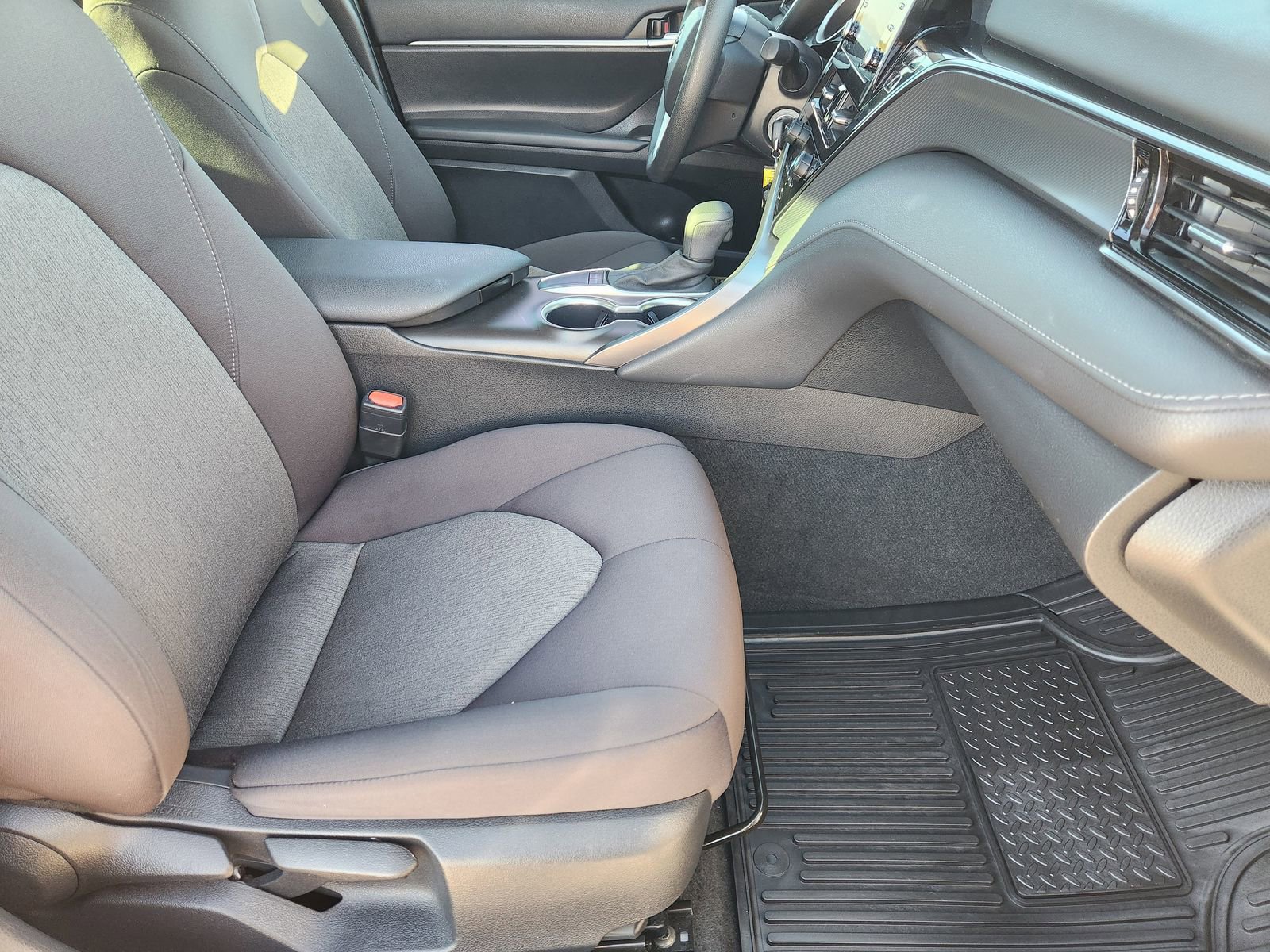 Used 2023 Toyota Camry LE image 17