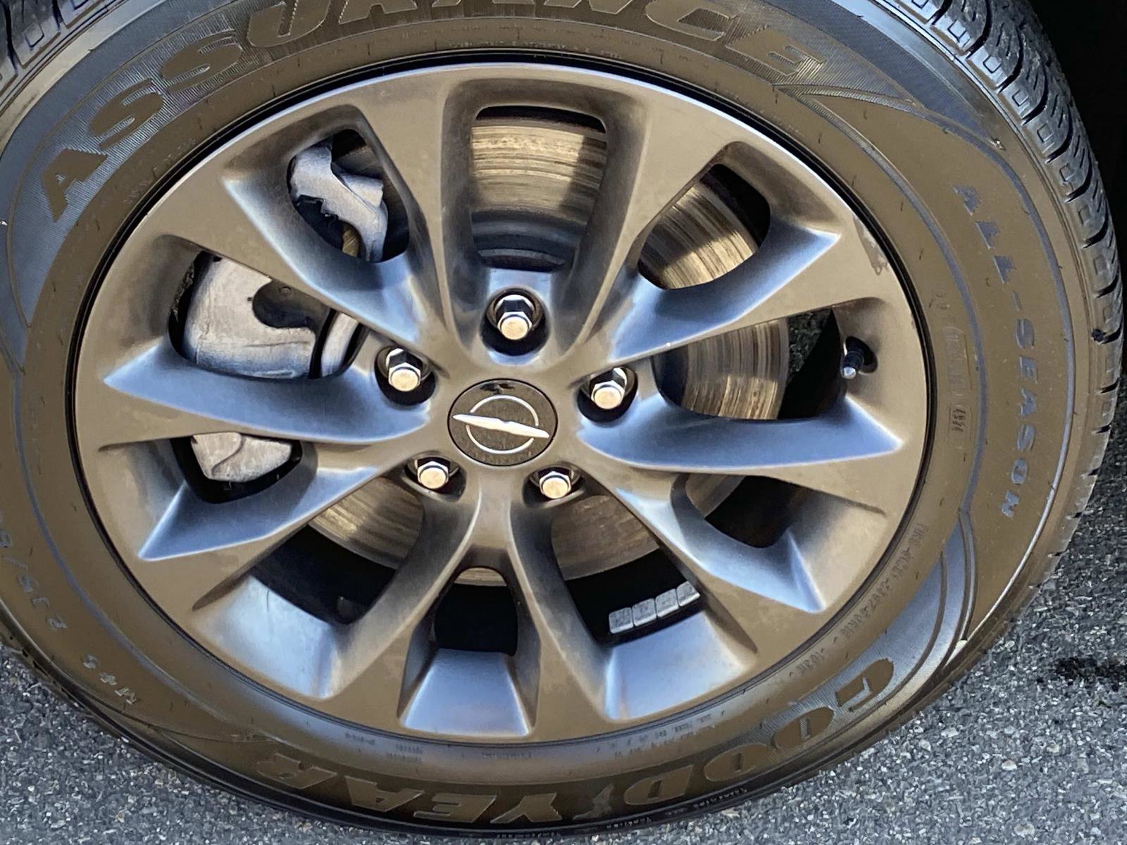 Used 2021 Chrysler Pacifica Touring-L w/ Premium & Safety Sphere Group image 26