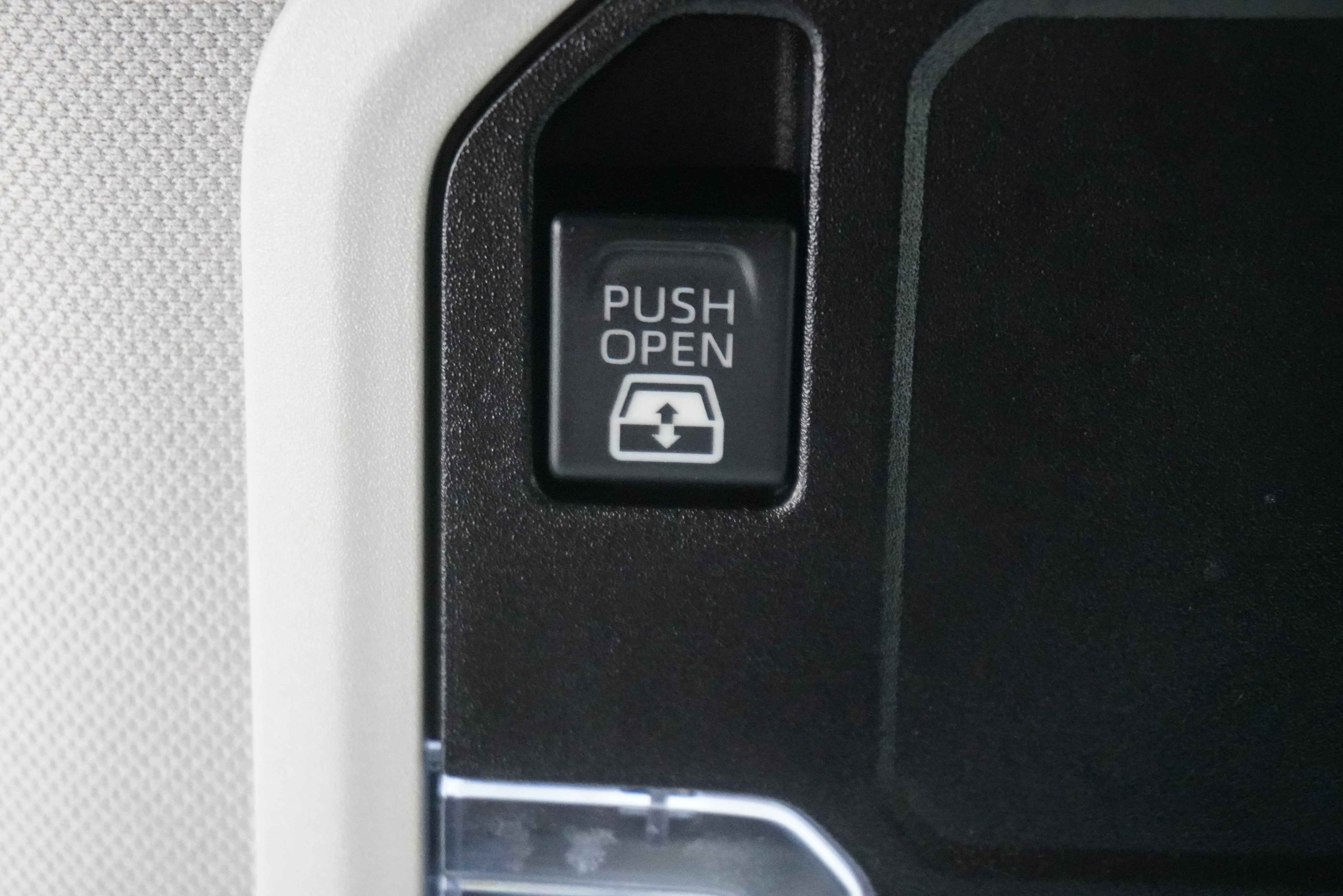 Used 2022 Toyota Tundra SR5 w/ Convenience Package image 22