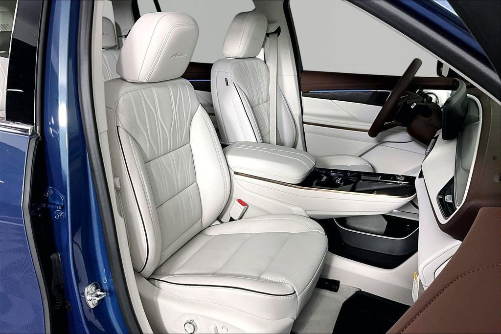 New 2026 Buick Enclave Avenir w/ Super Cruise Package AWD/4WD image 12