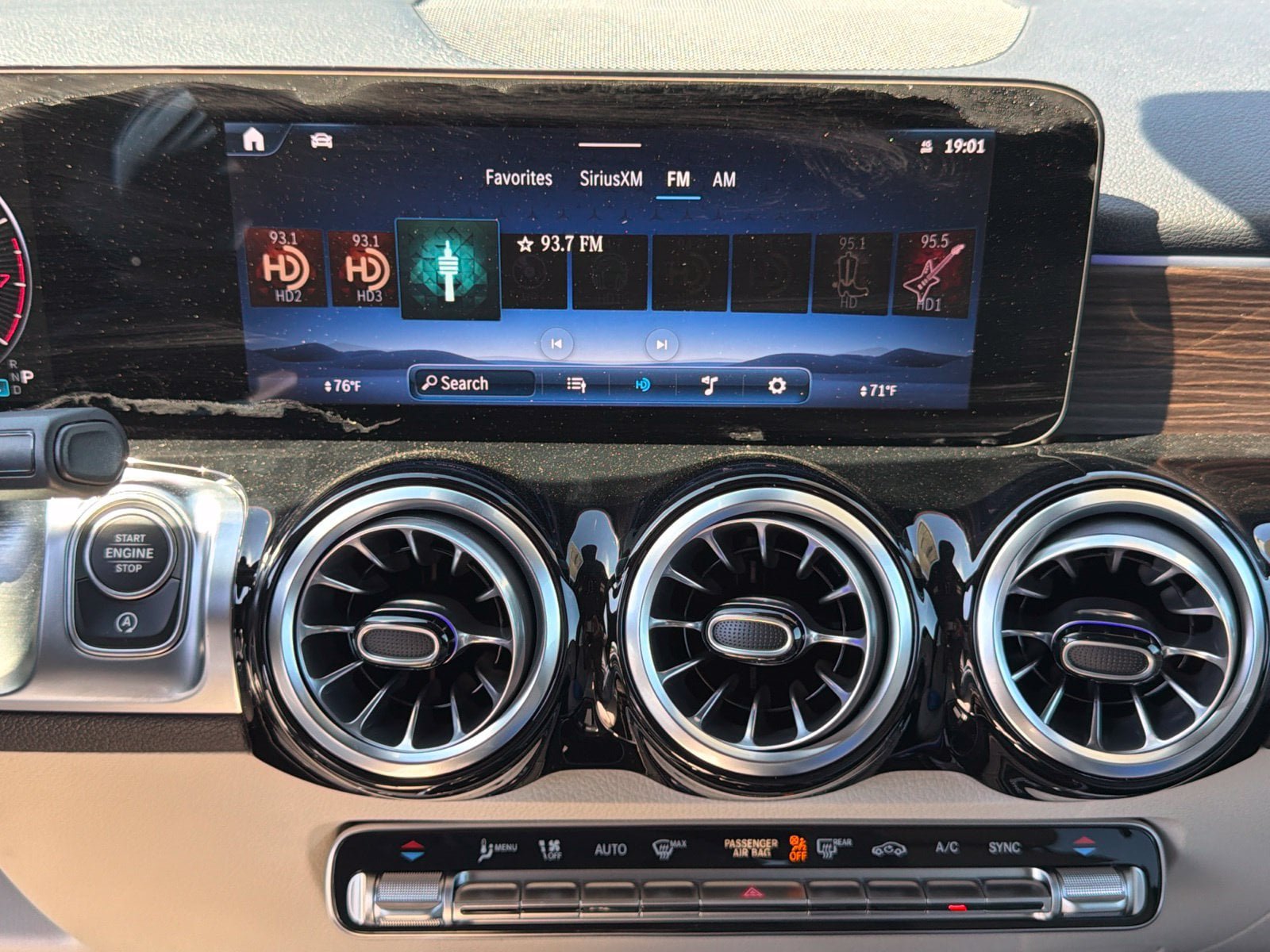 New 2026 Mercedes-Benz GLB 250 4MATIC image 27