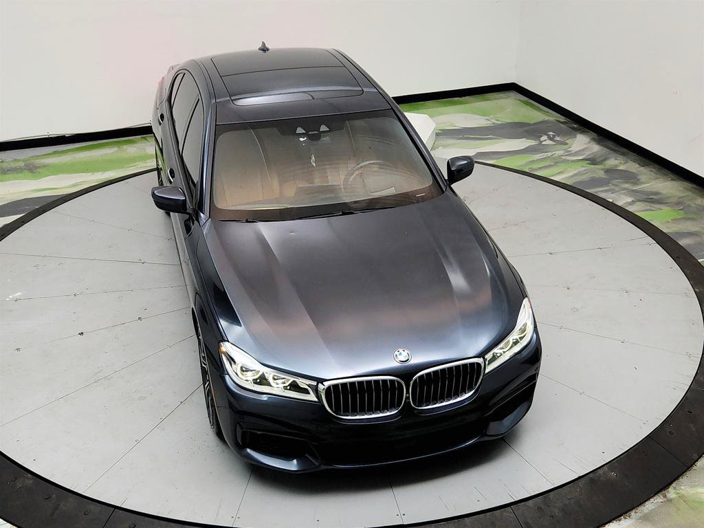 Used 2018 BMW 750i RWD image 35